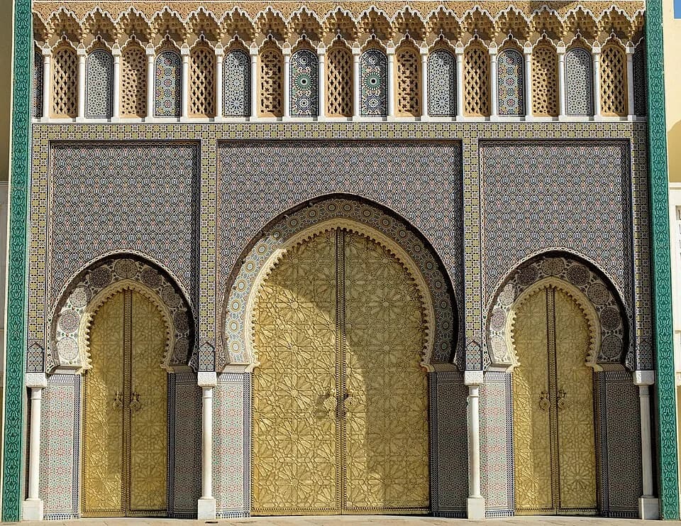 Fez in Full tour scene 1